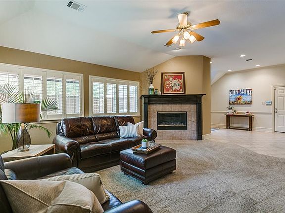 4th image of 7633 Hove Ct