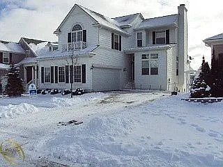 185 Penobscot Dr photo 1