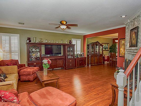5th image of 4704 Broadmoor Dr