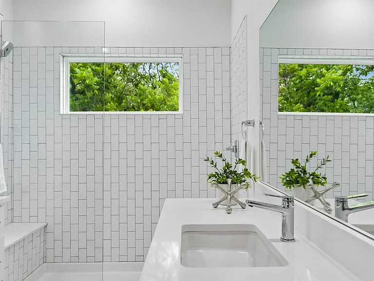 5647 Live Oak St #101 — Photo 26