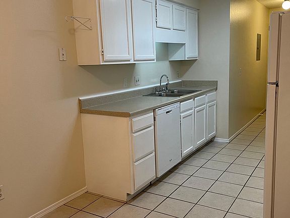 5th image of 2404 W Mary Dr
