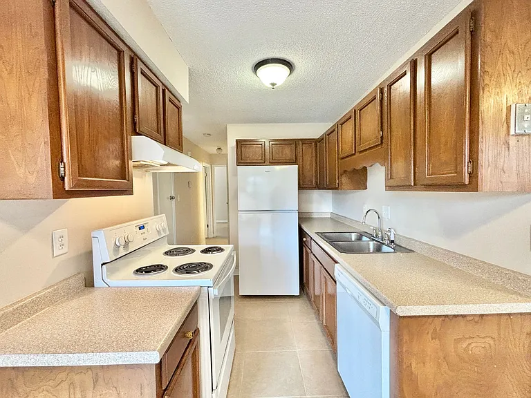9345 Chisholm Rd #R2 — Photo 6