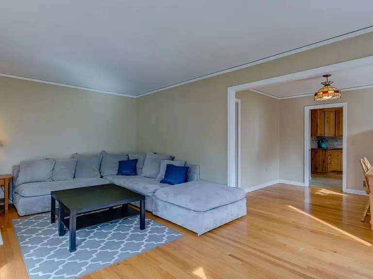 7070 N Cambridge Ave — Photo 3