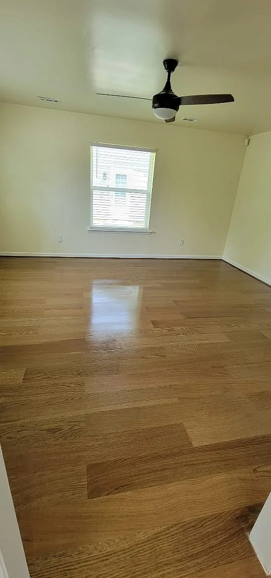 3 bed, 1.5 bath, 1176 sqft, $2,000 — Photo 1