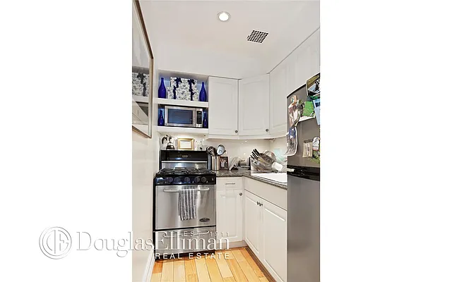 Rented by Douglas Elliman | media 9