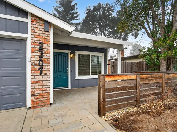 2307 E 8th St, Davis, CA 95618