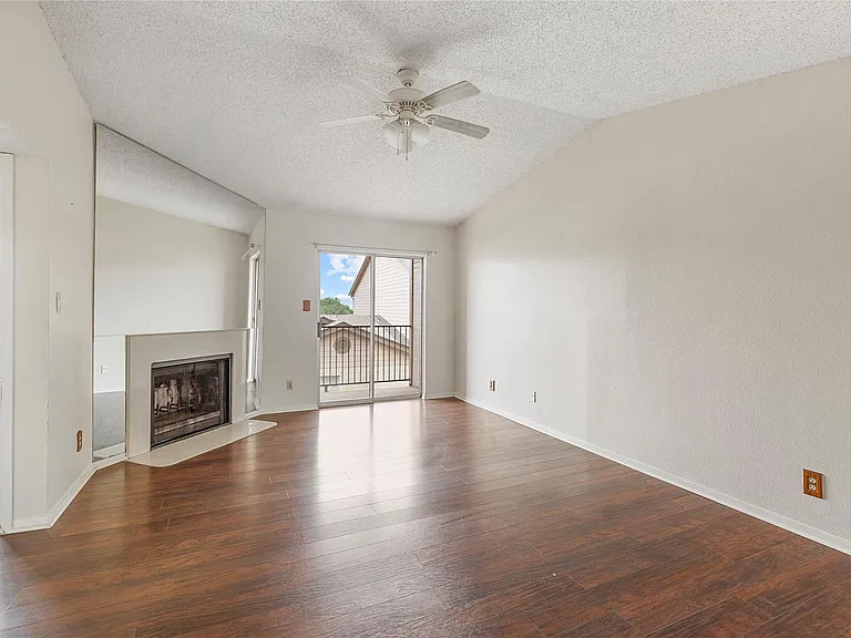 2121 Hepburn St #912 — Photo 6