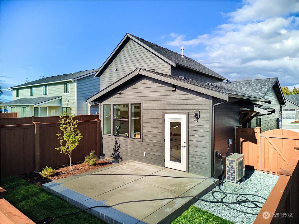 1st image of 643 Bucko Ave #B