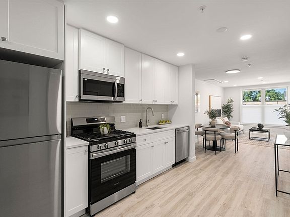 5th image of 602 Canterbury St #10U