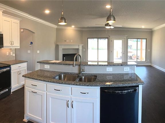 4th image of 510 Trieste Dr