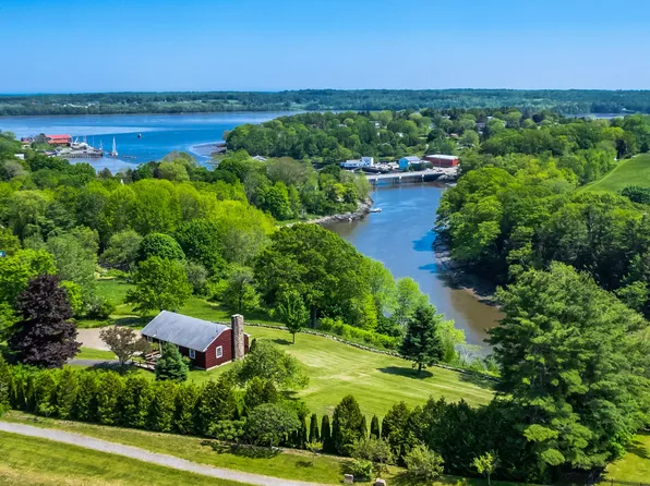 29 Wadsworth Street, Thomaston, ME 04861