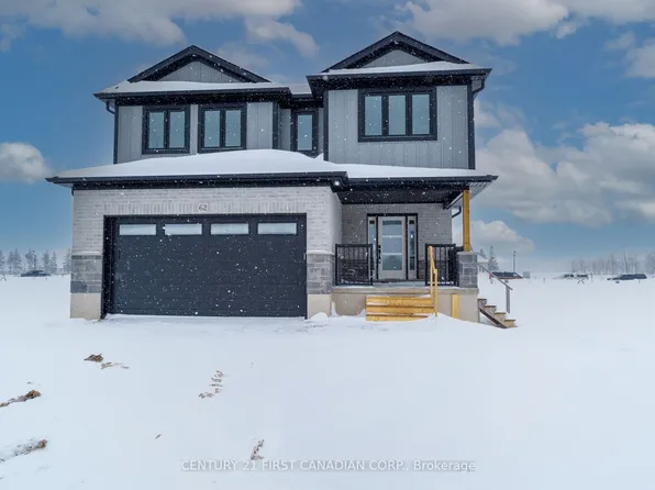 486 Julianna Ct, Plympton Wyoming, ON N0N 1T0