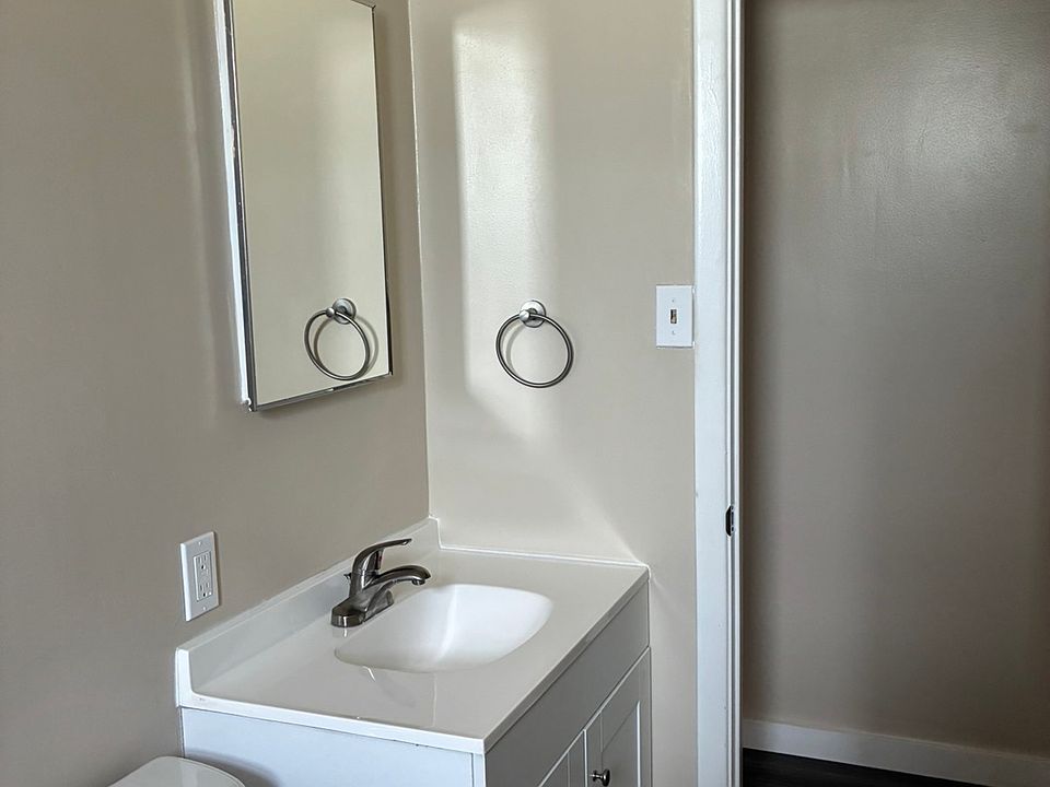 1st image of 2507 N Yucca St #2