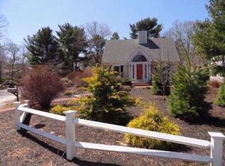 15 Periwinkle Ln, Mashpee, MA 02649