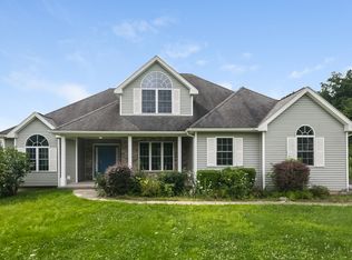 71 Appaloosa Ln, West Springfield, MA 01089