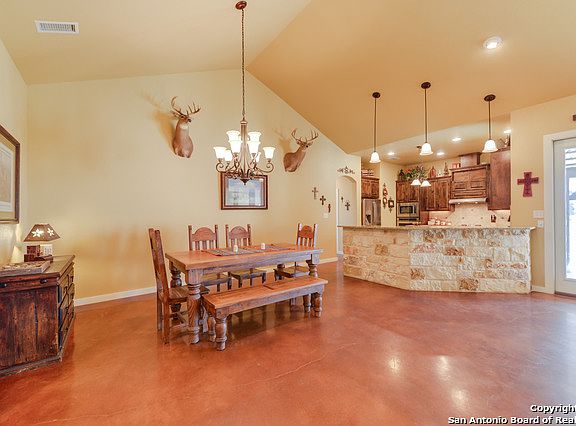 4th image of 280 Nueces Ct