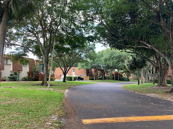 5th image of 8930sw20th Pl #C-20