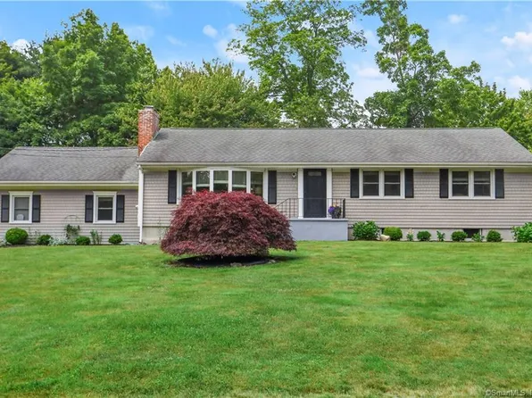 25 Crescent Drive, Easton, CT 06612