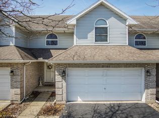 2203 Daffodil Dr, Crest Hill, IL 60403