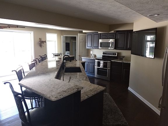 Lower Level Bar/Kitchen