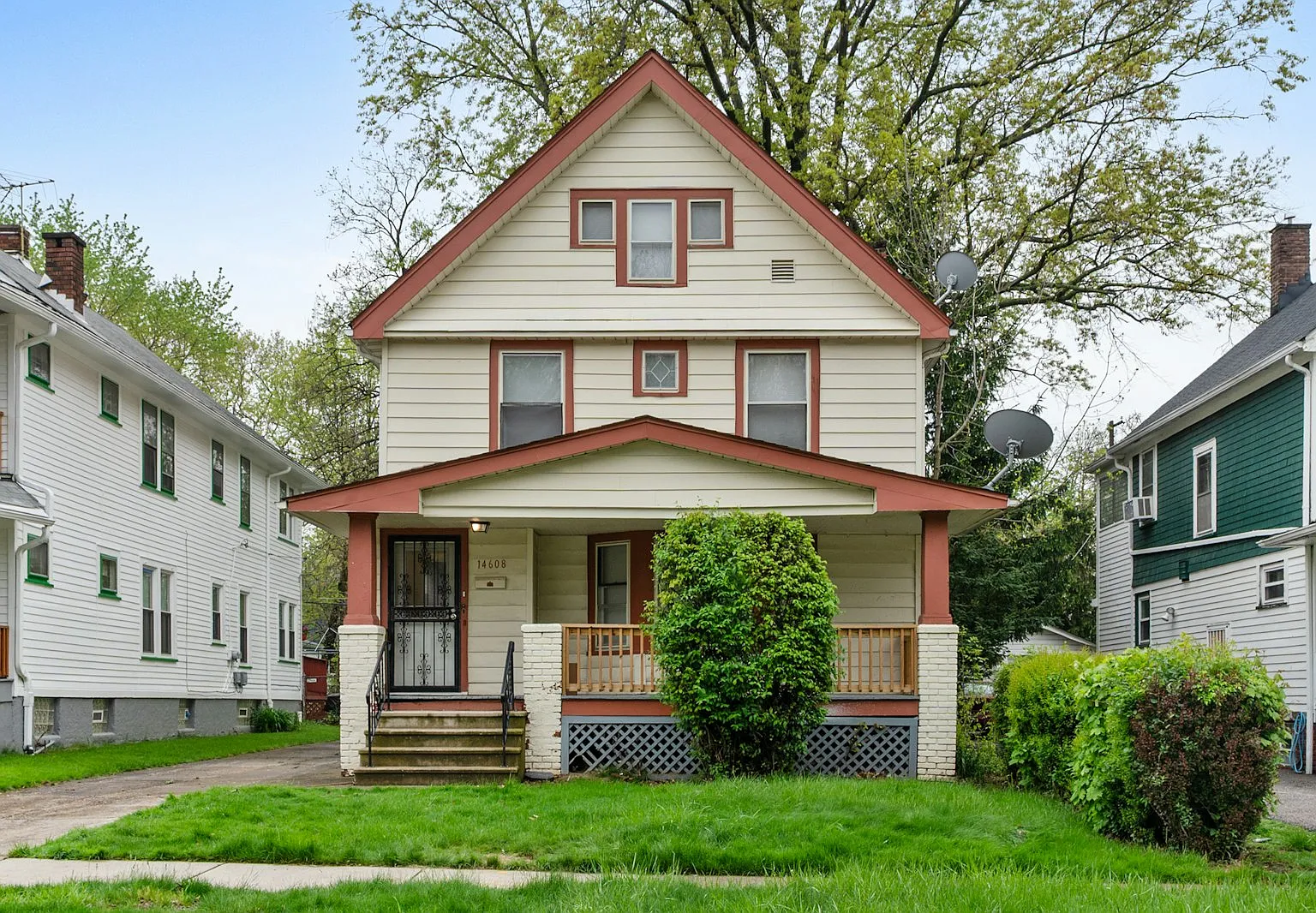 14608 Alder Avenue — Photo 2