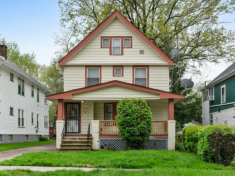 14608 Alder Ave — Photo 2