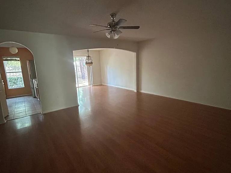 9958 Ashburn Lake Dr — Photo 7