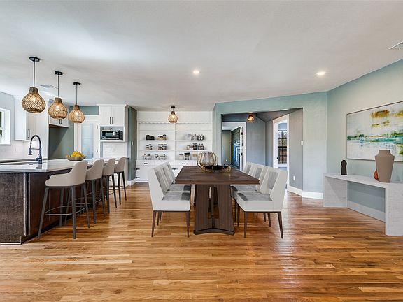 4th image of 11027 Genetta Dr