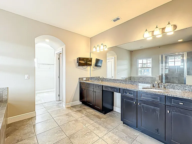 9421 Dugard Ct — Photo 32