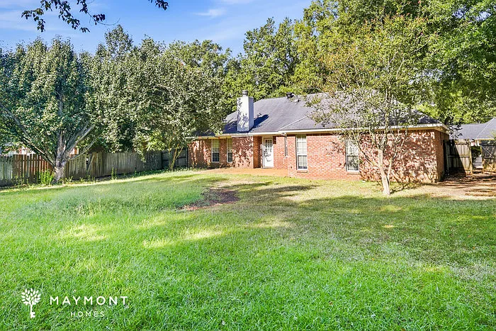 3 bed, 2.0 bath, 1750 sqft, $2,095 — Photo 3