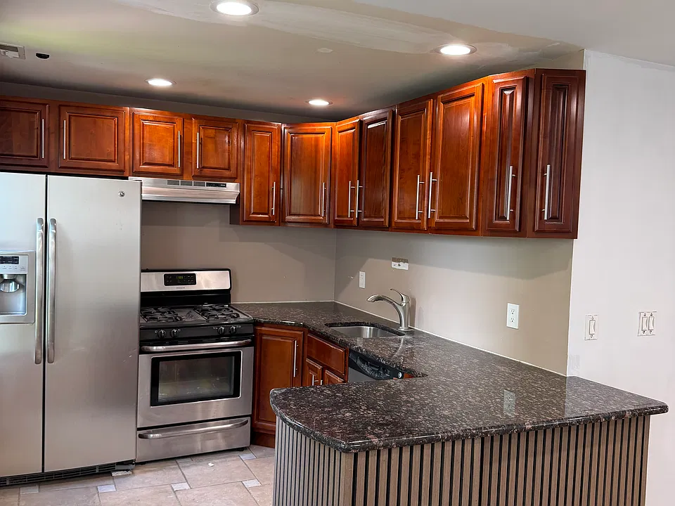 17 Monroe St #2