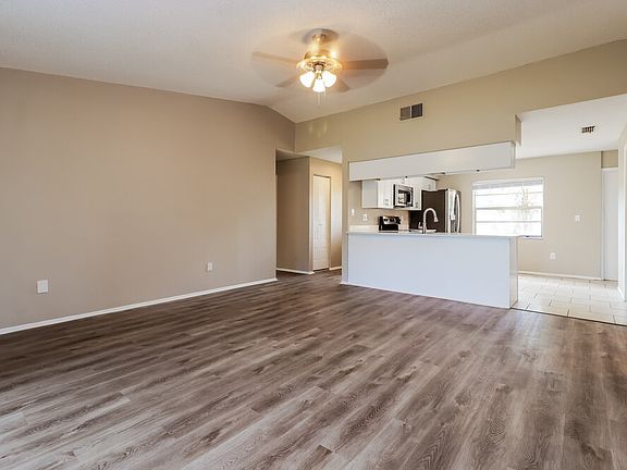 5th image of 4910 Hi Vista Cir