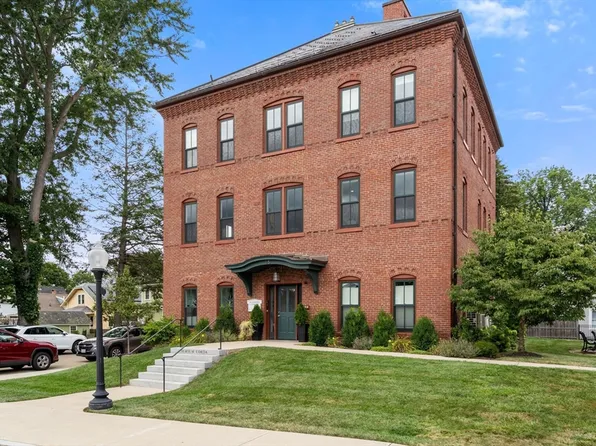 15 Sparhawk St #3, Amesbury, MA 01913