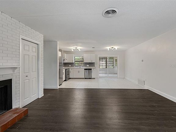 3rd image of 2110 Leisure Dr