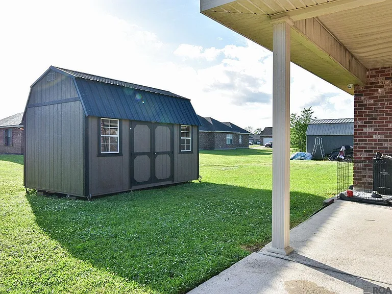 121 Therease Dr — Photo 5