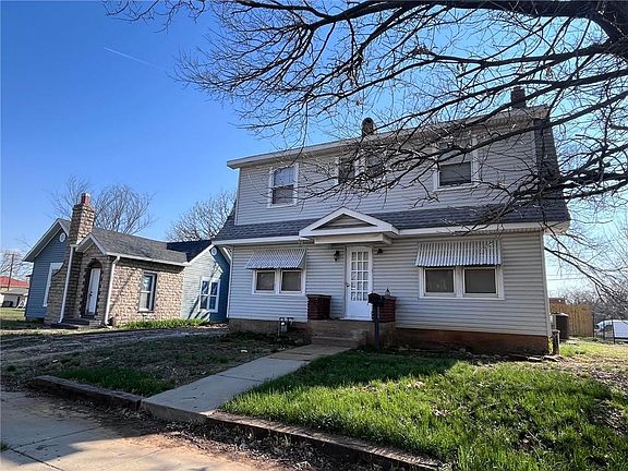 2nd image of 423 S National Ave