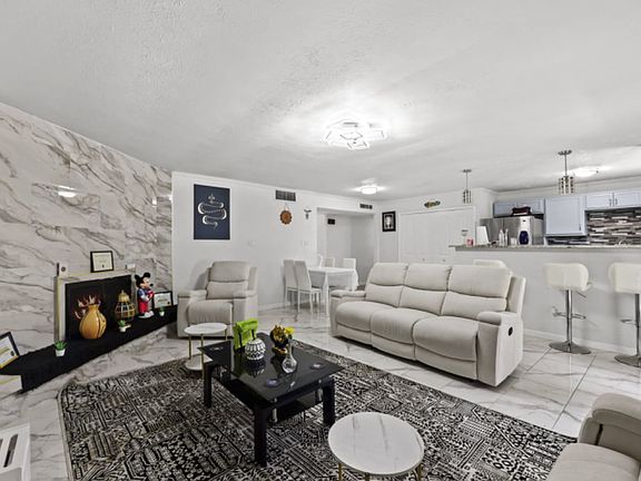 2nd image of 642 Sunny Slope Dr