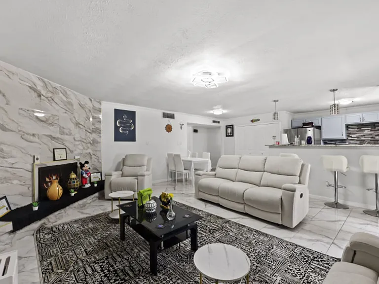 642 Sunny Slope Dr — Photo 2