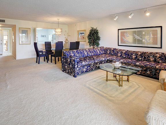 3rd image of 6370 Aspen Glen Cir