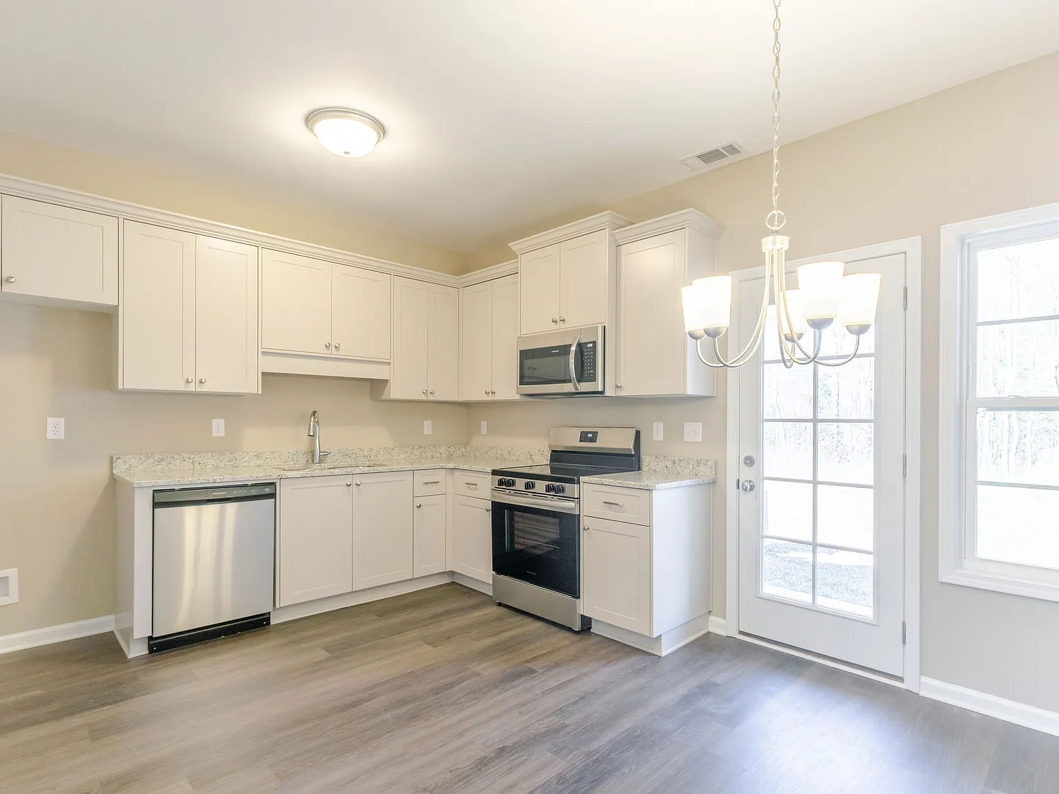353 Bordeaux Drive — Photo 4
