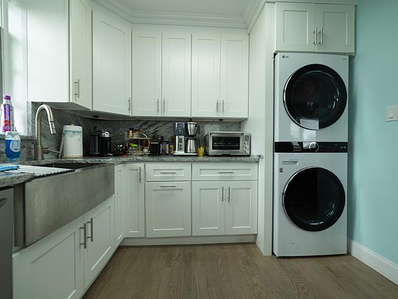 5th image of 325 E Park Ave #B