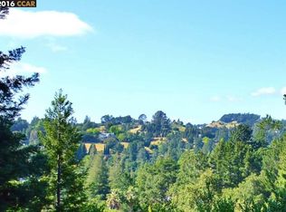 18 Woodcrest Rd, Orinda, CA 94563