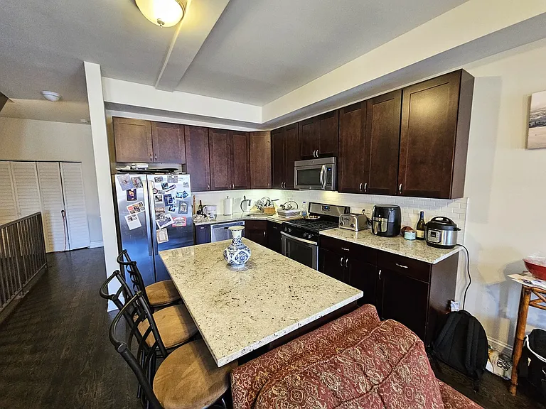 939 W Armitage Ave #B — Photo 7