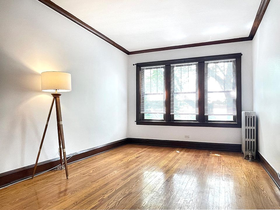 1st image of 3315 N Wolcott Ave #2