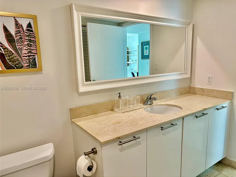 1800 N Bayshore Dr #905 — Photo 26