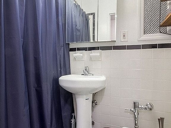 5th image of 349 E 78th St APT 3A