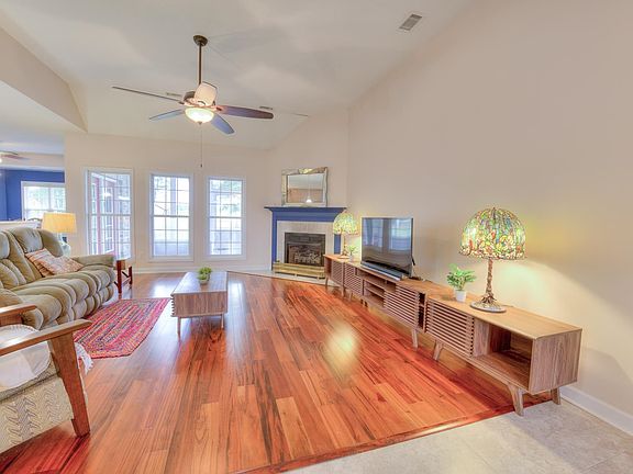4th image of 108 Long Bay Golf Pl.