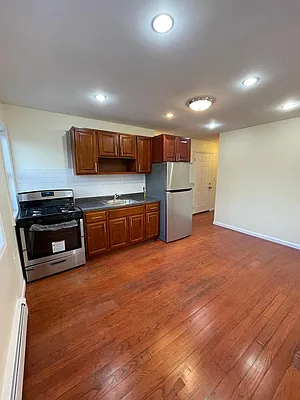 Rented by Olympic CIty Real Estate | media 3