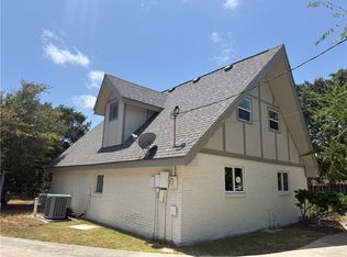305 Caribbean Dr, Corpus Christi, TX 78418