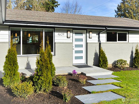 3rd image of 4629 212th Street SW